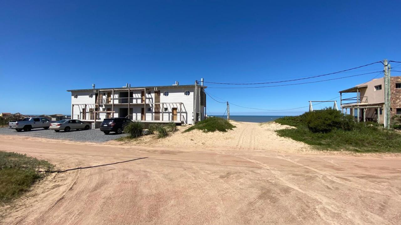 Ojos De La Viuda Apartment Punta Del Diablo Bagian luar foto